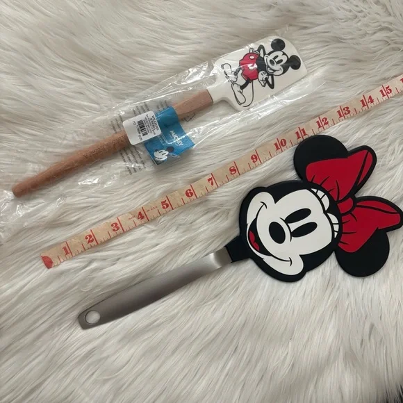 Williams Sonoma x Disney Mickey Spatula NWT and Minnie Flex Spatula NWOT - Picture 8 of 9